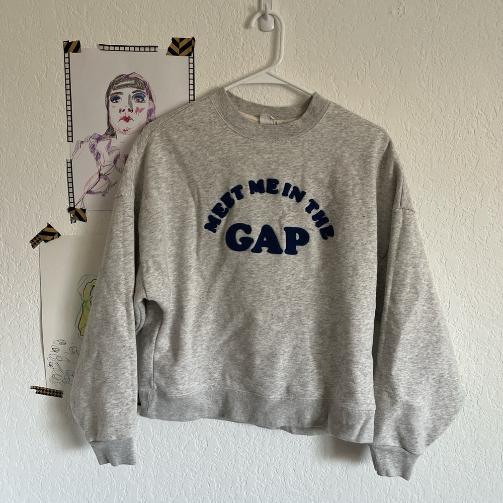GAP Gray Sweatshirt